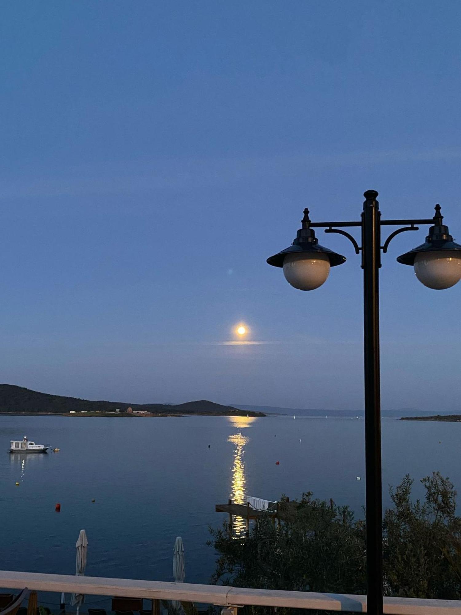 Cunda Panorama Otel Айвалык Экстерьер фото
